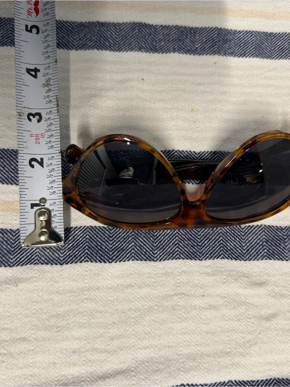Foster Grant Oversized Tortoise Shell Sunglasses Brown Gradient Lenses UV